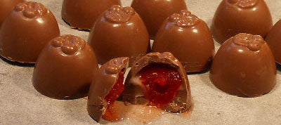 Fabrication de chocolats aux cerises 