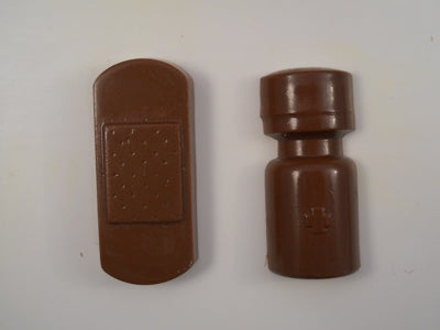 Moule à chocolat Métier- Doc - Seringue - Bouteille - Marteau - Diachylon - Pansement sur plaque (B-O19)