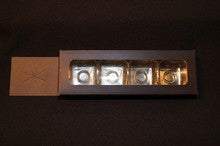 Boîte pour chocolat, brune à accrocher sur une bouteille de vin ( 4 )