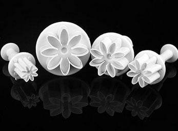 Emporte pièce avec bouton poussoir Marguerite (qté 4) Fleur (Kine)