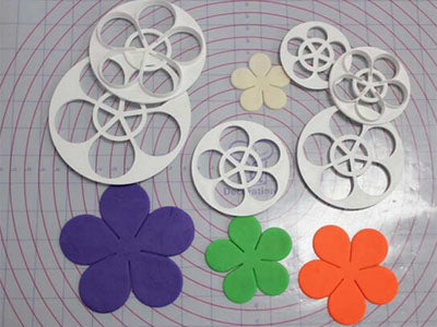 Emporte pièce Rose - 6 grandeurs différentes - Fleur (Kine)